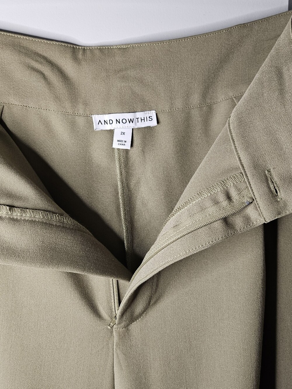 And Now This Women's Plus Size 2X Tan Wide Leg Cargo Pants Pleated Utility - Picture 5 of 15
